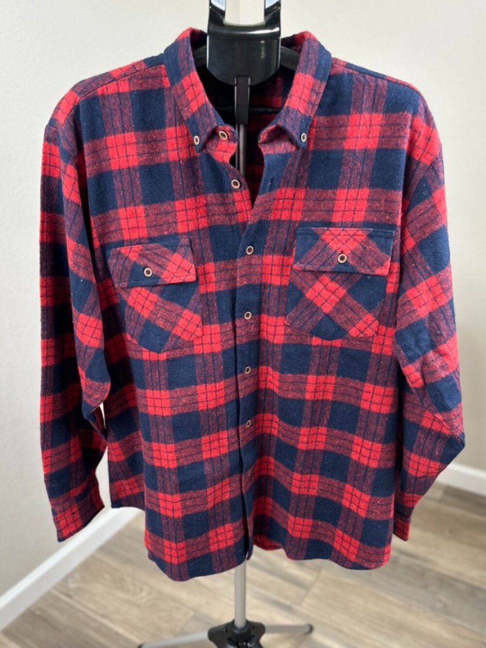 TruFit Men’s Large Heavyweight Red Navy Plaid Flannel Shirt